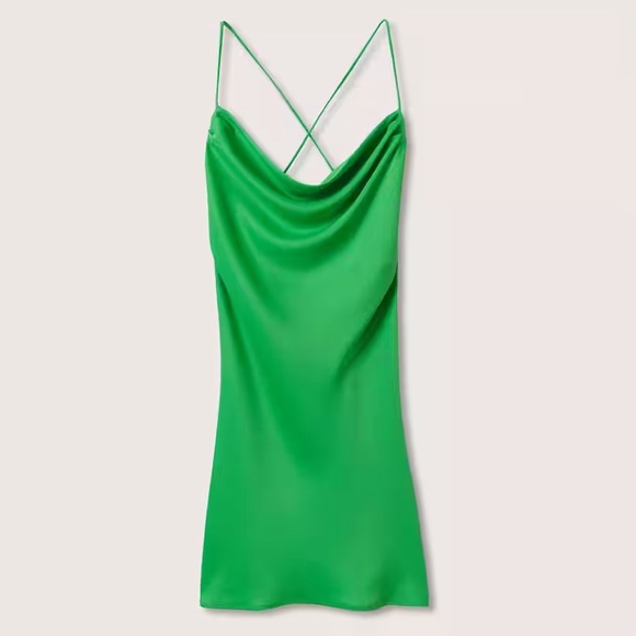 🔥SALE🔥 🎉HP🎉 NWT Mango Gorgeous Green Satin Slip Dress S/M 6 - Picture 3 of 9